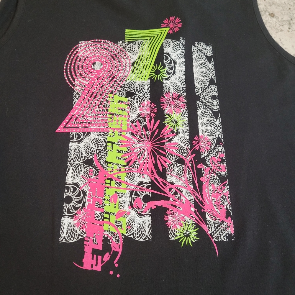 MXM 1X Sleeveless Collared Graphic Top - Picture 4 of 8